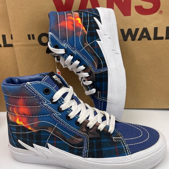 Vans Men’s Sk8-Hi BoltBig Reveal Classics Navy/ SneakersBlue Plaid High-Top